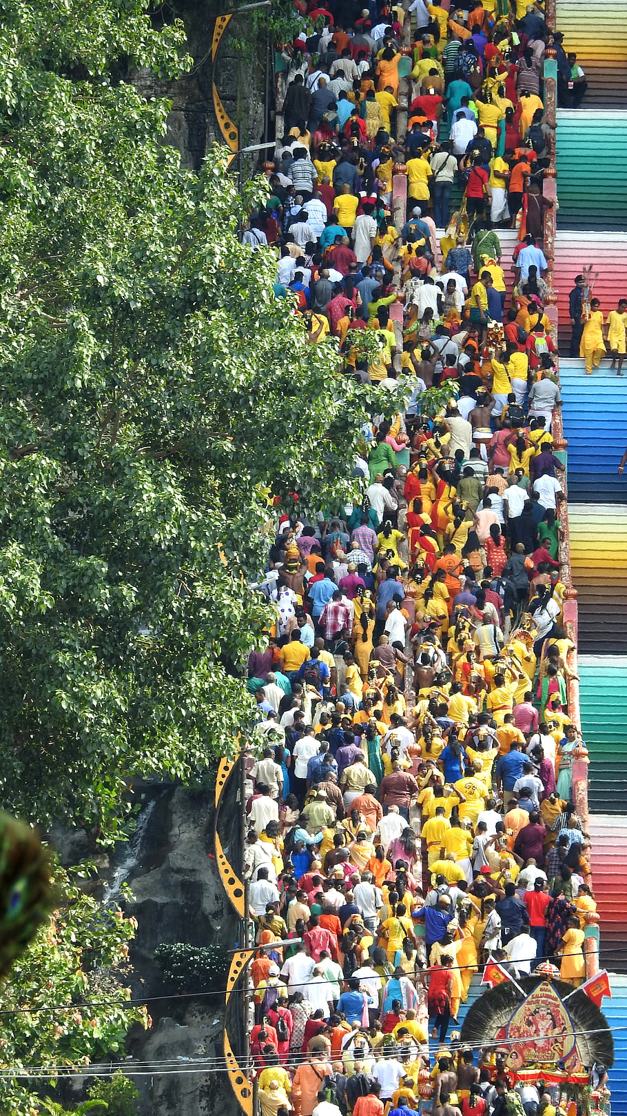 Batu jeskyně, kuala lumpur, Thaipusam 2020, dav, festival, schody, lidé, oslava, tradice, chrám, malajsie