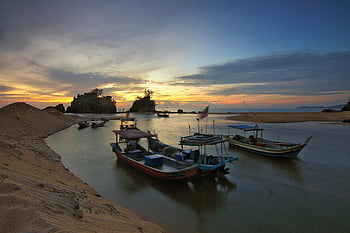 pescherecci, isola tropicale, tramonto, ora d'oro, scena tranquilla, bellezza naturale, navigazione sul fiume, spiaggia, dune di sabbia, acqua calma, isola Shore