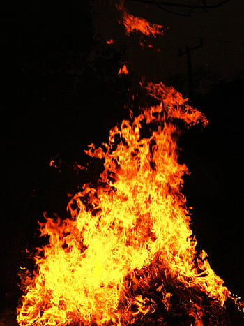 rode vlam, laaiend vuur, levendige vlammen, nachtverlichting, dynamisch beeld, Bonfire vlammen, nachtvuur, vuur fotografie, intense vlammen, nachtelijk vuur, vurige brand