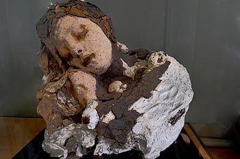 Skulptur, Terrakotta, Lehm, bunt, Bildhauer, August Rodin, berühmt, junge Frau, Schlafen, friedlich, Harmonie