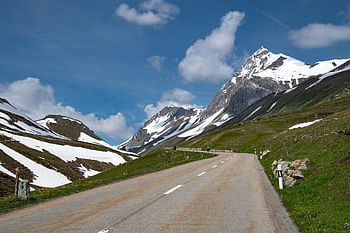 albula-pass-snow-capped-mountains-mounta