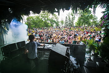 dj, ovládající disk, dav, Outdoor Music Festival, živý dav, provádění, festival, hudba, venkovní akce, diskžokej, gramofonu