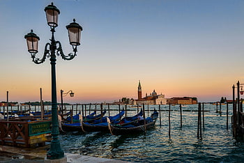Benátský západ slunce, gondoly, san giorgio maggiore, klidné scény, soumrak, pohled na oceán, lodí, Zelený kov, Benátky, Itálie, nábřeží