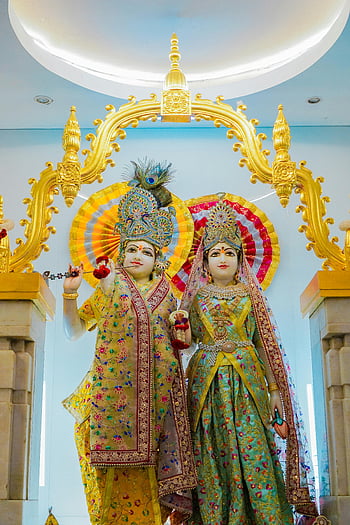Radha a Krishna, Hinduističtí bohové, Chrám Dév Mandir, Bangkoku, thajský chrám, živé tradiční umění, sochy, Zlatý oblouk, barevné oblečení, paví peří