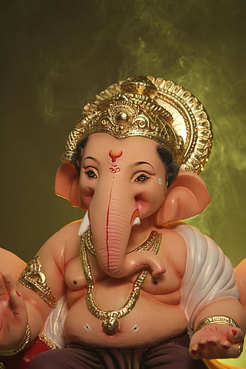 pán Ganesha, socha ganesha, zlatá koruna, hinduismus, duchovní význam, detailní záběr, Tradiční Ganesha, duchovní symbol, hinduistické božstvo, náboženské ikony, Kulturní umění