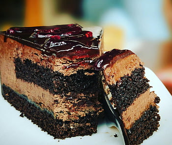 chocolate cake, blueberry topping, dessert lovers, rich chocolate, cake slice, close-up, chocolate dessert, blueberry dessert, chocolate blueberry cake, dessert plate, cake topping