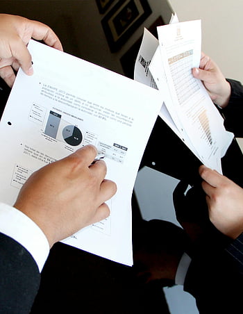 squadra di affari, documenti, grafici grafici, analisi dei dati, lavoro di squadra, Revisione dei documenti, impostazione professionale, ambiente di ufficio, lavoro collaborativo, dati statistici, incontro d'affari