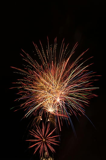fuochi d'artificio, cielo notturno, gamma abbagliante, celebrazione, notte oscura, fuochi d'artificio colorati, display esplosivo, luci festive, Fuochi d'artificio aereo, celebrazione notturna, colori vibranti