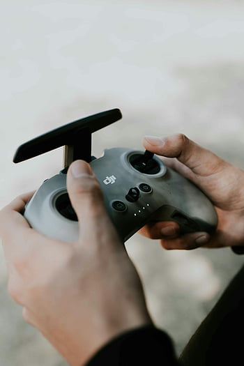 ドローンコントローラー、 両手、 技術、 ユーザーインタラクション、 dji、 リモコン、 閉じる、 屋外の、 フォーカス、 インタラクション、 デバイス