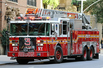 Hasičský vůz FDNY, Hasičský vůz NYFD, Vibrující městská scéna, ulice, hasičská stříkačka, hasičský vůz, fdny, New York, detail, žebřík truck, průzkum