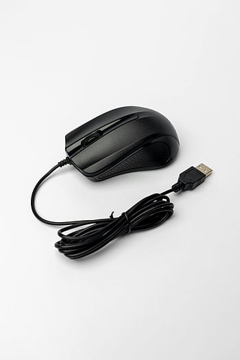 black computer mouse, USB wired mouse, white background, tech content, close-up photo, black mouse, computer peripheral, wired mouse, USB connector, tech product, black and white