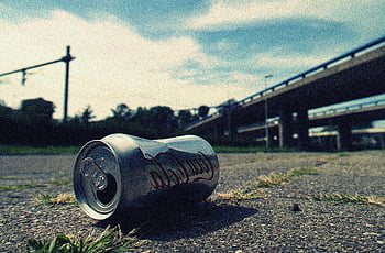 コカコーラ缶、 浅いフォーカス写真、 都市道路、 ごみ、 クローズアップ写真、 空の缶、 環境問題、 廃棄された缶、 道端のごみ、 都市景観、 地面で缶