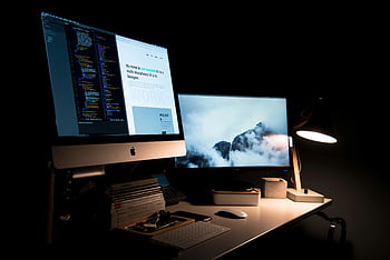 imac, aluminium, stół, podwójne monitory, obszar roboczy, lampa, materiały biurowe, czysty, elegancki, konfiguracja biurka, konfiguracja komputera