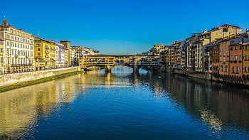 ponte vecchio, řeka arno, florence itálie, Slunečný pohled, historický most, panoráma města, Budovy nábřeží, evropské architektury, scénické krajiny, Urban Waterfront, most odraz
