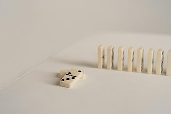 domino, detail, Domino dlaždice, řádek, minimalistický, Nastavení hry, uspořádání, bílé pozadí, deska stolu, jednoduchost, Strategická hra