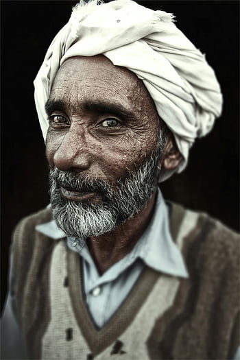 elderly man, white turban, close-up portrait, facial features, senior man, aged man, traditional headwear, cultural attire, old man, beard, wrinkles