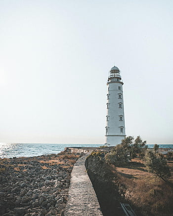hvit betong fyr, Sevastopol fyrtårn, steinete kysten, klar himmel, naturskjønn utsikt, fyrfotografering, kystlandskap, Maritim landemerke, hvit himmel, fyr under himmelen, fyr av Shore