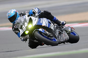 Jezdec sportovních kol, akce, závody motocyklů, yamaha, závodní dráha, Závodní helma, závodní oblek, vysoká rychlost, křivka, soutěž, jezdec v pohybu