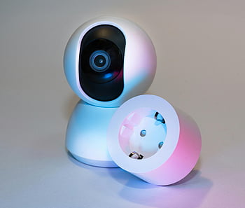 casa intelligente, telecamera di sicurezza, telecomando, presa elettrica, presa di corrente, sfondo neutro, dispositivo intelligente, automazione domestica, sistema di sicurezza, Plug intelligente, Smart Camera