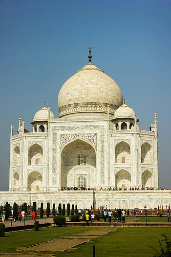 Taj Mahal, agra, uttar pradesh, Indie, jasné modré nebe, svěží zahrady, čelní pohled, ohromující, bílý mramor, klenutá struktura, historická památka