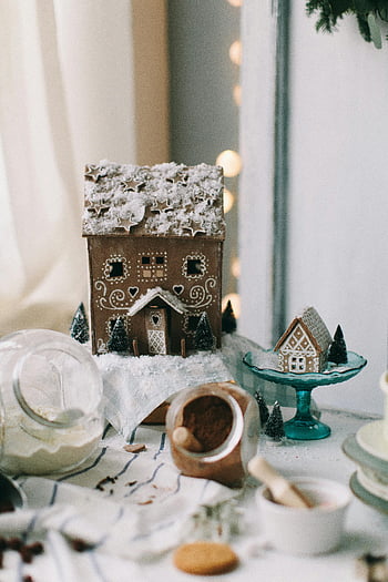 mézeskalács ház, miniatűr ház, ünnepek, hószerű jegesedés, kényelmes, fehér törülköző, Karácsonyi dekoráció, ünnepies, téli táj, ehető ház, ünnepi csemege