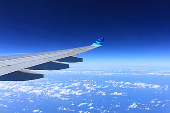 ala piana grigia, ala di aereo, sopra le nuvole, giornata limpida, vista panoramica, alta altitudine, cielo blu, nuvole bianche, Vista di volo, fotografia di viaggio