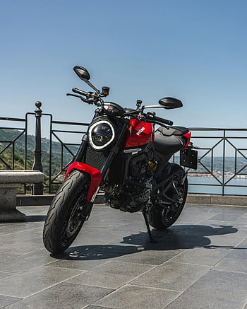 Kırmızı Ducati Motosiklet, açık havada park edilmiş, doğal zemin, lüks motosiklet, güç bisikleti, güverte görüntüle, ducati, açık motosiklet, doğal görünüm, lüks güç, Ducati Motosiklet
