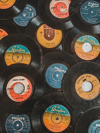 vintage vinilrekordok, lapos laikus mintázat, nosztalgikus gyűjtemény, Kerek zenei vinil, retro nyilvántartások, klasszikus zene, régi feljegyzések, zenei gyűjtemény, vinil kijelző, zene nosztalgia, szüreti zene