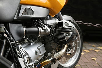 motor, žlutý motocykl, šedý motocykl, řetězové kolejnice, Podrobný pohled, zářivé žluté, tělo motocyklu, Detaily motoru, Venkovní parkování, detailní pohled, části motocyklů