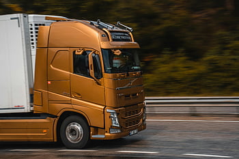 Nákladní automobil Volvo, velké nákladní auto, oranžové auto, Dálnice, kemer, přeprava, logistiky, Rychlost, silnice, světoběžník, návěs