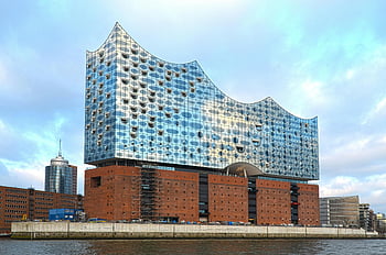 Elbphilharmonie, concert hall, Elbe River, skyscrapers, cloudy sky, Hamburg, Germany, modern architecture, waterfront, cityscape, reflection