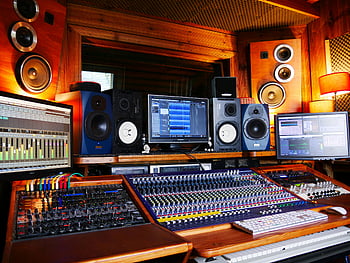 equipo musical, estudio de grabación, mesa de mezclas de sonido, monitores, grabación profesional, sonido de alta calidad, consola de mezclado, monitores de estudio, equipo de sonido, Producción musical, caja de resonancia