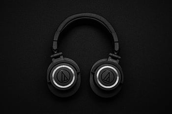 černá bezdrátová sluchátka, pohled shora, sluchátka do uší, moderní design, černé pozadí, detail, audio zařízení, Návrh sluchátka, bezdrátové technologie, Zvuková sluchátka, černá sluchátka