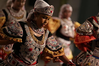 danza, tradicional, danza tradicional, cultura, Sri Lanka, Asia, Asia del Sur, danza de sri lanka, Turismo Sri Lanka, Lo mejor de Sri Lanka, Danza tradicional en Sri Lanka