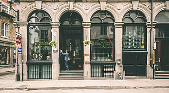 Historická restaurace, klenutá okna, ulice, černé dveře, Santos, restaurace fasáda, městské scény, Street View, exteriér budovy, vinobraní architektura, pouliční fotografie