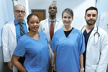 Angehörige der Gesundheitsberufe, lächelnd, Verschiedene Gruppen, selbstbewusste Pose, drinnen, medezinische Angestellte, Ärzte, Krankenschwestern, Mitarbeiter des Gesundheitswesens, medizinisches Team, Gesundheitsteam