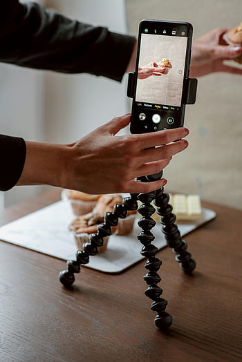 food blogger, τηγανίτα, smartphone, τρίποδο, εσωτερική φωτογραφία, τρόφιμα καλλιεργειών, φωτογραφία τροφίμων, κάμερα smartphone, τρίτη εγκατάσταση, εσωτερική ρύθμιση, τρόφιμα