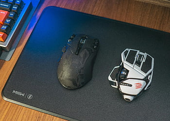 wireless computer mouse, gaming mice, modern technology, close-up, desk, wireless gaming mice, computer peripherals, mouse devices, ergonomic design, gaming accessories, mousepad