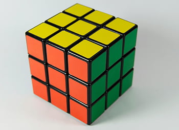 Rubikova kostka, vyřešil Rubikovu kostku, žlutá Rubikova kostka, oranžová Rubikova kostka, zelená Rubikova kostka, nadšenci puzzle, 3x3 rubikova kostka, bílé pozadí, barevná Rubikova kostka, Cube puzzle, Řešení Rubikovy kostky