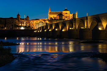 římský most, řeka guadalquivir, cordoba, mešita-katedrála, Osvětlená noc, Španělsko, historické architektury, noční fotografie, výhled na řeku, panoráma města