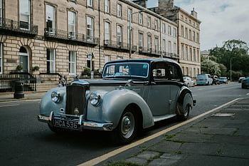 Vintage Rolls Royce, klasszikus autó, Edinburgh, történelmi városi utca, elegáns építészet, Antik autó, Rolls Royce, Klasszikus szüreti autó, történelmi utca, elegáns autó