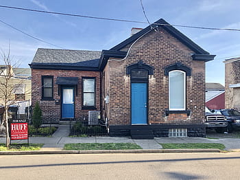Berry Street, západní strana, covington, kentucky, historické budovy, 19. století, Historická čtvrť Lee-Holmana, Národní registr, modré dveře, cihlový dům