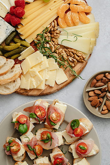 şarküteri tahtası, çeşitli yemekler, peynirleri, meyve, Fındık, atıştırmalıklar, seramik tabak, ağız sulandırıcı, meze, gurme, servis tabağı