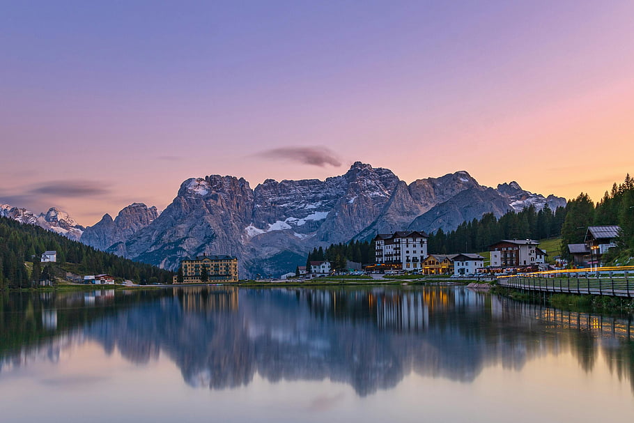 olomity, klidné jezero, svítání, veneto, Itálie, malá vesnice, hory, západ slunce, dechberoucí výhled, odraz, alpské scenérie