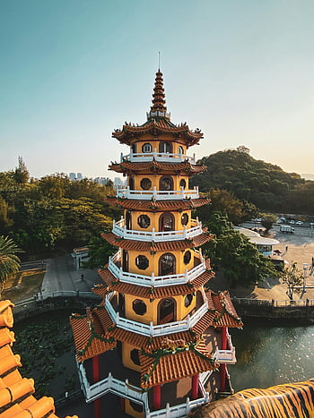Pagoda Lotosového jezírka, kaohsiung, tchaj-wan, západ slunce, hnědý a bílý chrám, modrá obloha, nádherný výhled, architektura pagody, tradiční chrám, kulturní památka, scénické krajiny