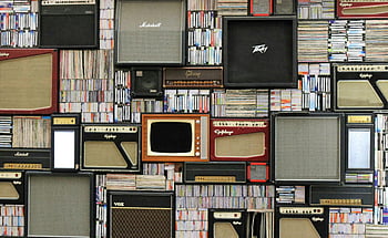 vintage speakers, guitar amplifiers, assorted amplifiers, creative display, vintage TVs, books, records, Marshall amplifiers, Peavey amplifiers, Vox amplifiers, Gibson amplifiers