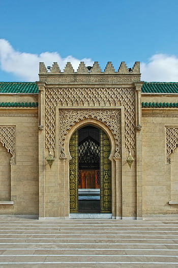 marocké architektury, mešita hassan, zdobené dveře, tradiční prvky, rabat, Podrobná fasáda, marocký design, islámské architektury, ozdobený vstup, kulturní dědictví, marocké styl
