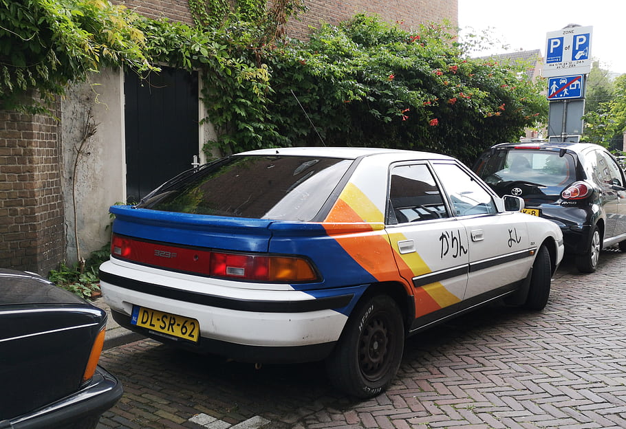 mazda, 323, F, 1992, auto, delft, DL-SR-62, vinobraní, zaparkováno, ulice, poznávací značka