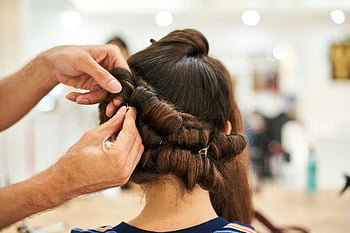 účes, updo, stylista, moderní salon, detail, složitý, úprava vlasů, Salon Services, kosmetické ošetření, kadeřník, prýmek