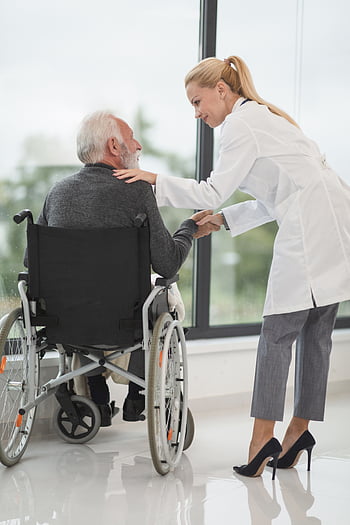 fauteuil roulant, la personne, femme, patient, infirmière, Sénior, femelle, désactivée, médecin, les personnes âgées, hôpital
